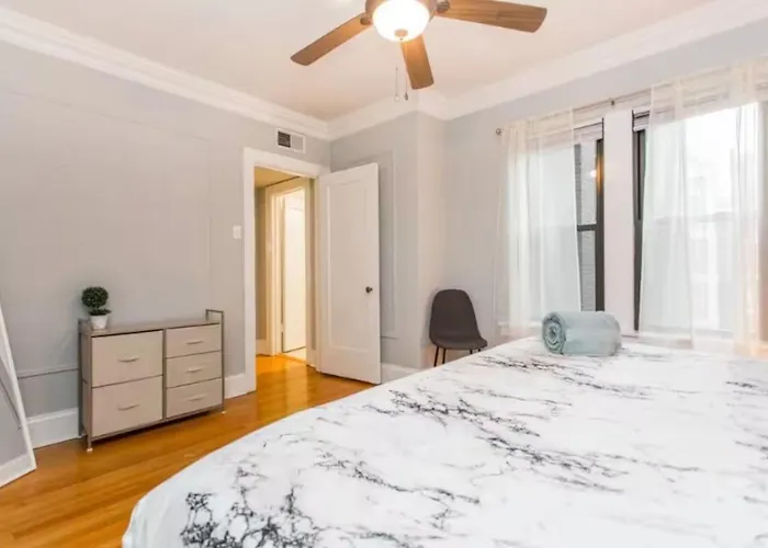 Downtown Magnificent Mile Sleep 20 6bd-6ba * Chicago
