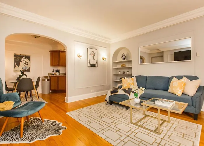 Downtown Magnificent Mile Sleep 20 6bd-6ba