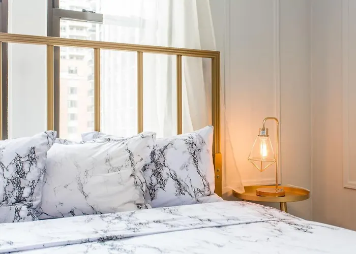 Downtown Magnificent Mile Sleep 20 6bd-6ba * Chicago