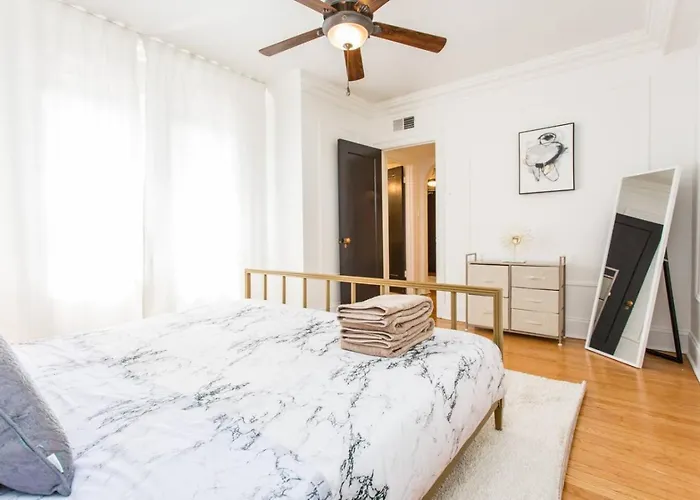 Downtown Magnificent Mile Sleep 20 6bd-6ba * Chicago