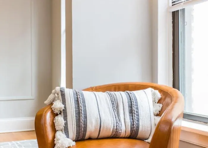Downtown Magnificent Mile Sleep 20 6bd-6ba Chicago